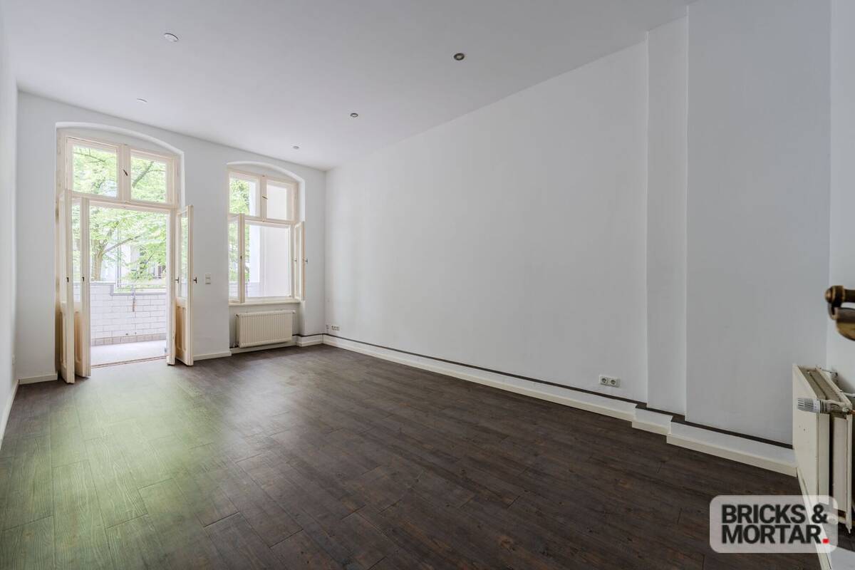 Renovierte 2-Zimmer Altbauwohnung mit sonniger Loggia zum direkten Bezug im beliebten Schillerkiez – 12051 Berlin – Bild 1 von 8
