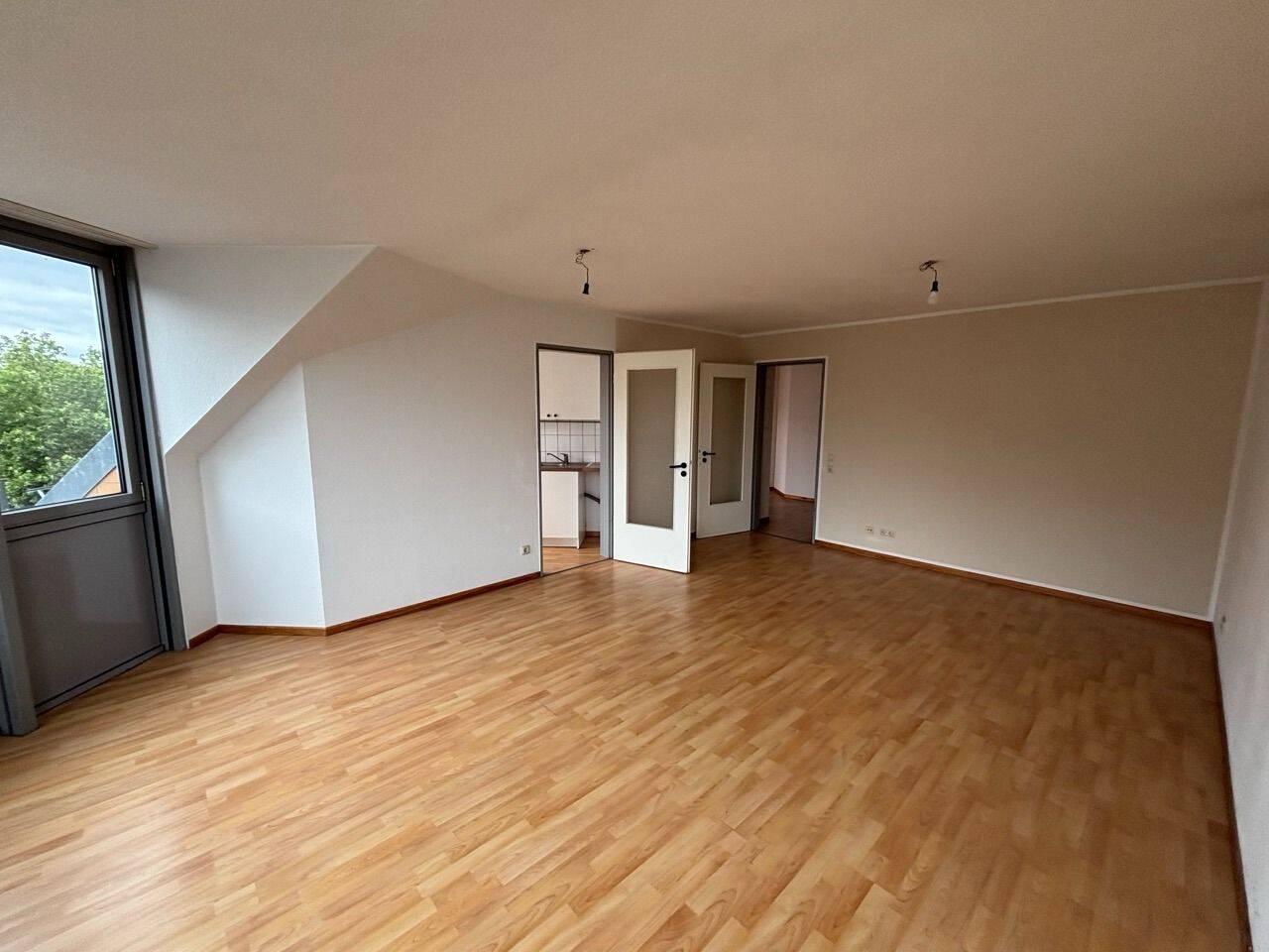 B-Schein - 3-Zimmer-Dachgeschoss in Nordstadt – Hannover – Vorschaubild 2