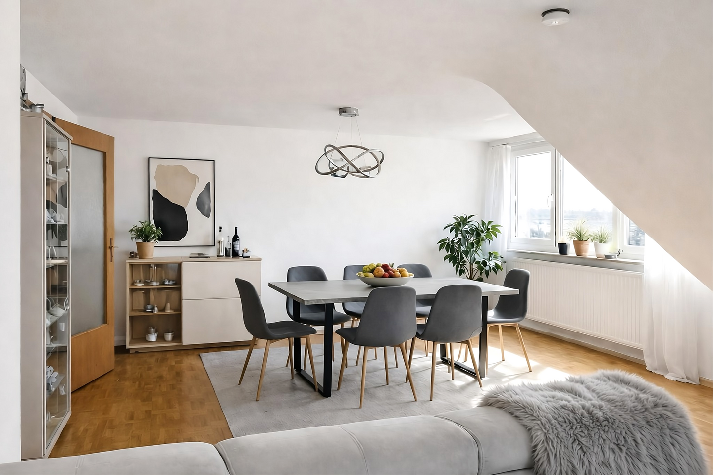 GEMÜTLICHES WOHNEN: 3-Zimmer-Eigentumswohnung im DG - Fußläufig zum Stadtzentrum.