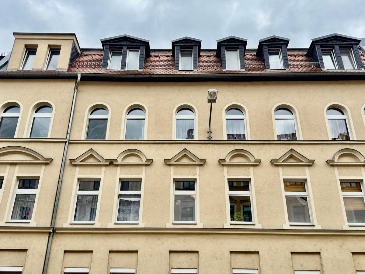Kapitalanlage mit Cashflow: 3-Zimmer-Altbau, 5,1% Bruttorendite, Top-Lage Lindenau - Langzeitmieter – 4177 Leipzig – Bild 1 von 9