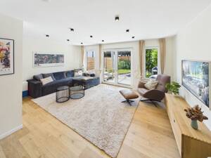 Modernes Zuhause mit Garten, Wallbox und hochwertiger Ausstattung - Wohlfühlfaktor und Komfort!