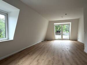 Modernisierte Wohnung mit Süd-Balkon – 22527 Hamburg – Vorschaubild 2