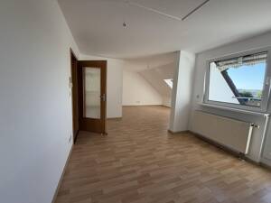 gefragte Wohnlage, Bad mit Fenster, und Stellplatz – 9224 Chemnitz – Vorschaubild 3