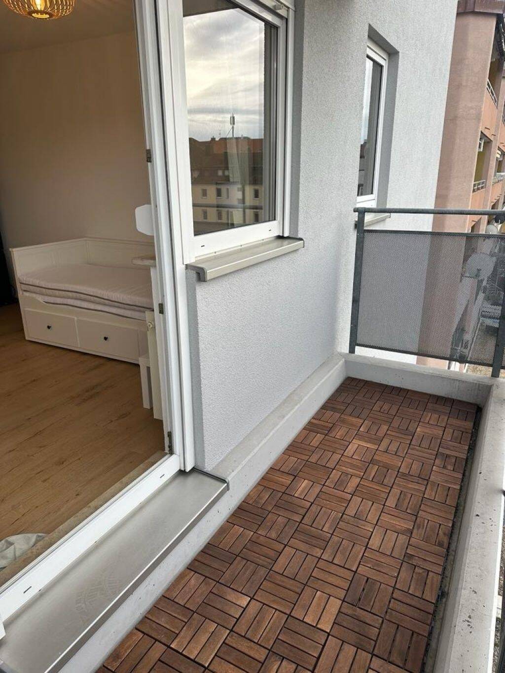 Komplett möbliert - Appartement nahe Haufptbahnhof/Altstadt - neue Küche mit Balkon