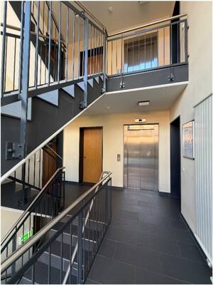 Ruhige, mod. Maisonette-ETW in Rissen mit EBK, 3 Bädern, Süd/West-Terrasse, Garten + TG-Stellplatz – 22559 Hamburg – Vorschaubild 5