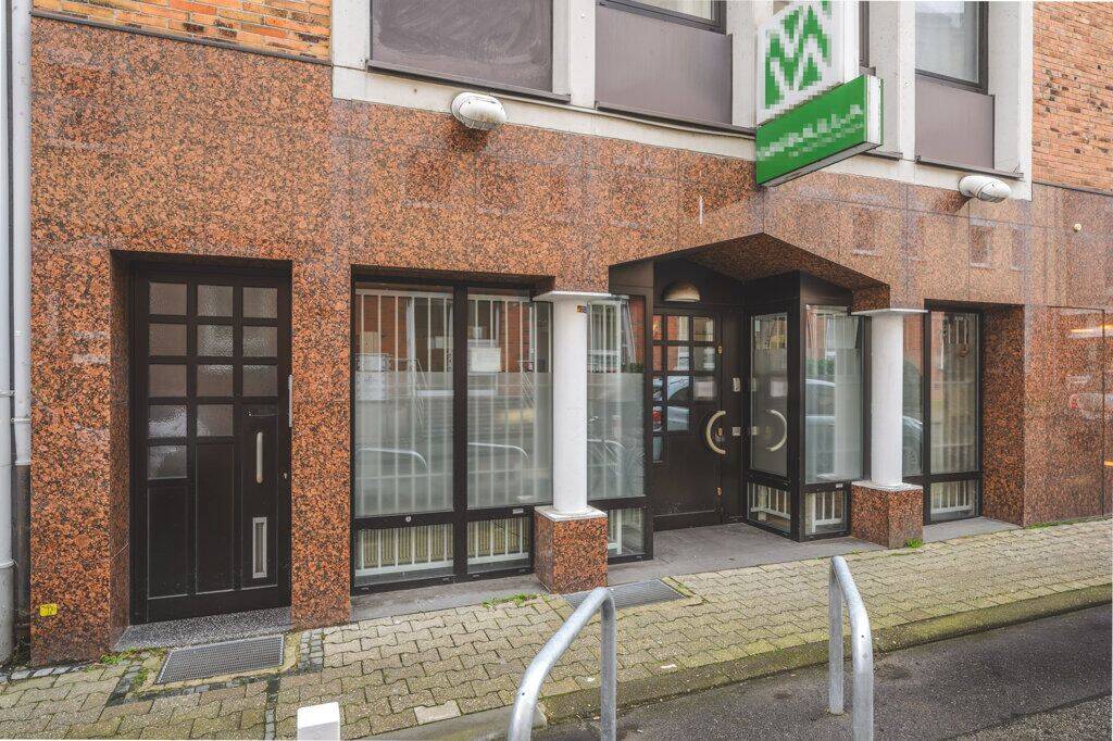 An Aachens schönem Lindenplatz gelegen. Ansprechendes Wohn-und Geschäftshaus in sehr ruhiger Lage – Aachen – Vorschaubild 2