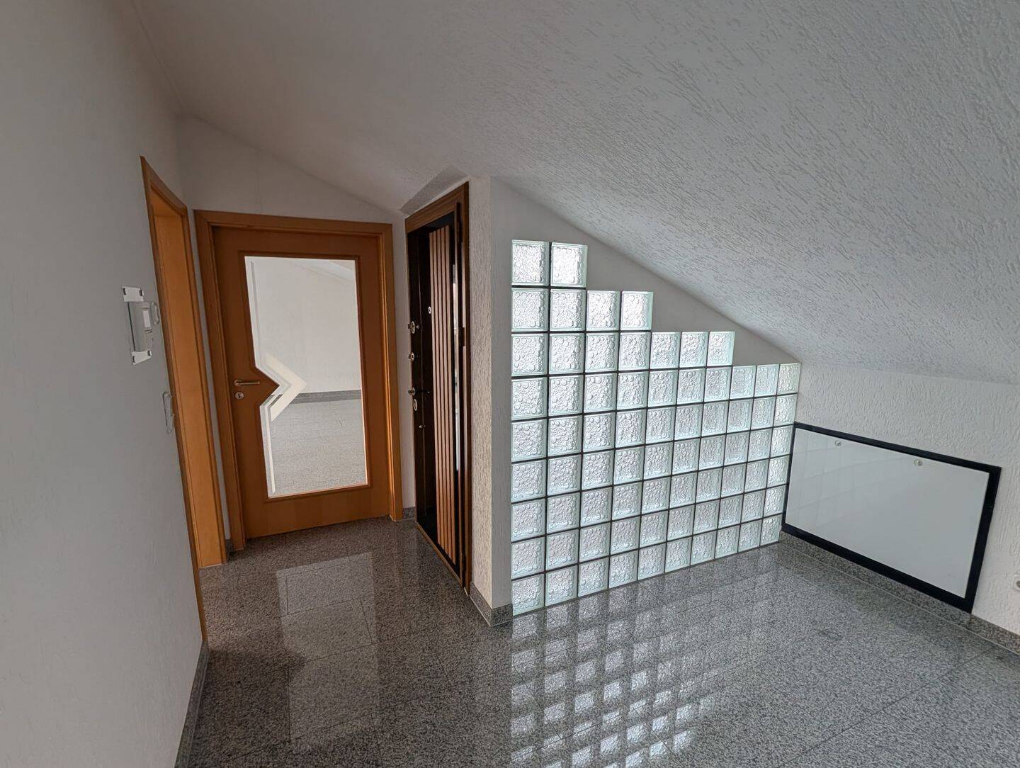 Großzügige 3,5-Zimmer Wohnung mit Balkon in Essen-Karnap – Essen – Vorschaubild 3
