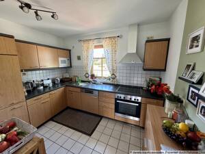 Kleine Wohlfühloase: 2-Zi.-WHG im 1.OG mit Bergblick, Südbalkon & Kamin – 83071 Stephanskirchen – Vorschaubild 3