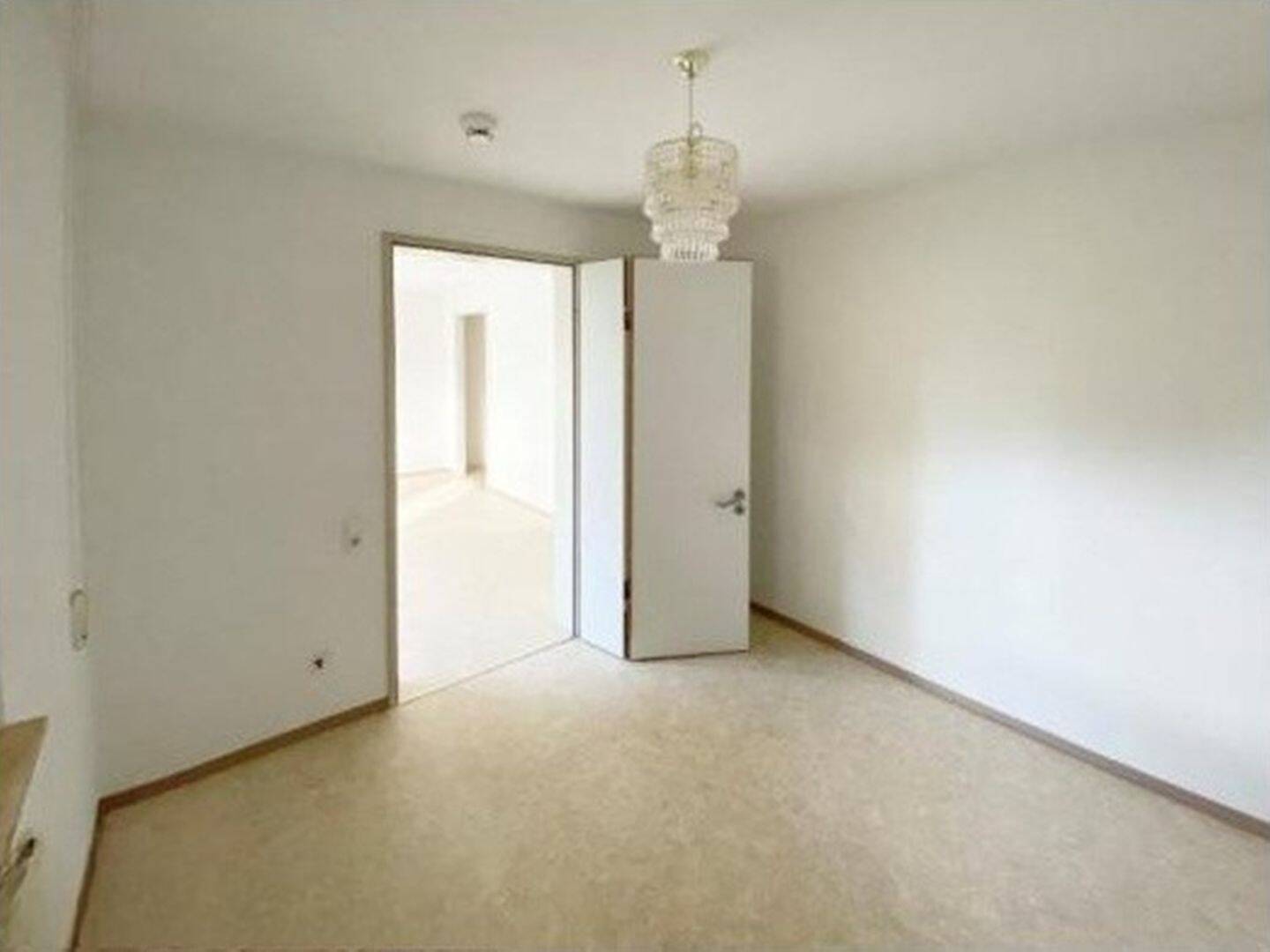 BETREUTES WOHNEN ZENTRAL IN NÜRNBERG-EIBACH: 2-ZIMMER-SENIOREN-ETW MIT BALKON UND TG-STELLPLATZ – Nürnberg – Vorschaubild 7