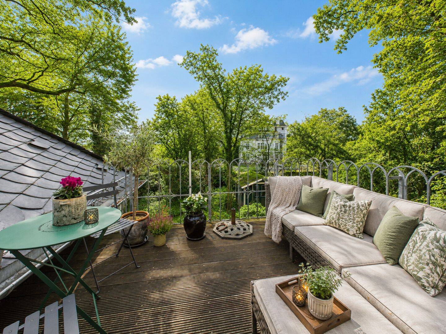 Exklusive Altbauwohnung mit Balkon, Gartenanteil und eigenem Stellplatz – Wiesbaden – Vorschaubild 5