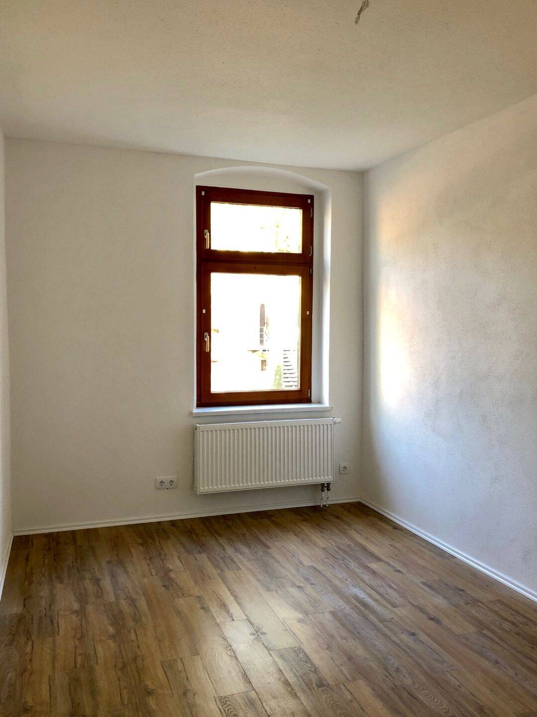 Frisch renovierte und modern ausgestattete 3-Zimmer- Wohnung mit großem Balkon und Stellplatz – Chemnitz – Vorschaubild 5