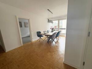Direkt einziehen! 3 Zimmer mit Einbauküche, 2 Balkone & Blick ins Grüne, Duschbad, Gäste-WC, Aufzug – 50968 Köln – Vorschaubild 3