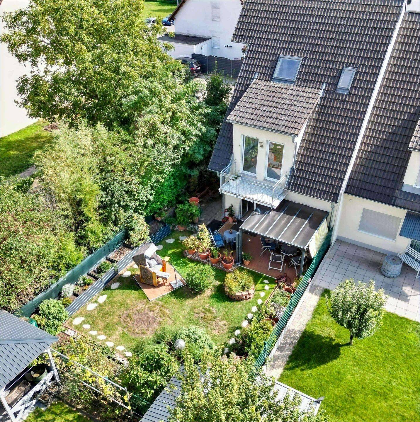 Moderne Doppehaushälfte mit Garten, Wärmepumpe & PV in Mannheim-Neckarau – Mannheim – Vorschaubild 2