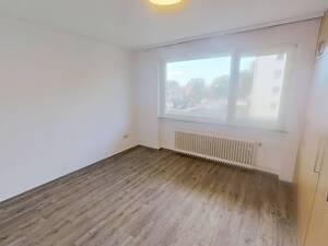 Viel Raum zum Leben: Gepflegte 4-Zimmer-Wohnung mit Balkon, Einbauschränken & 2 Bädern – 33104 Paderborn – Vorschaubild 4