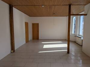 Charmante 100 m²-Wohnung mit großem Balkon, Kamin und Gartennutzung – 47119 Duisburg – Vorschaubild 2