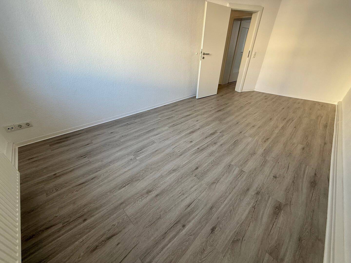 1. OG mit EBK *** / Balkon an der Küche / WG-geeignet - frei ab 1.9.26 – Chemnitz – Vorschaubild 9