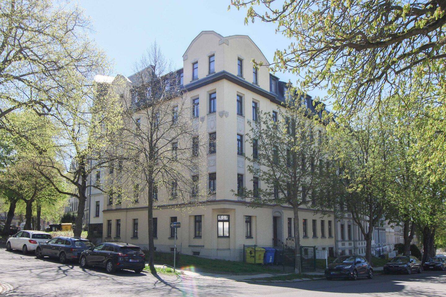 *Vermietete* 2-Zi.-Wohnung im Dachgeschoss mit Balkon eines denkmalgeschützten Mehrfamilienhauses