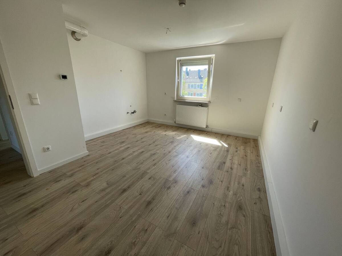 Helle 2-Zimmer Wohnung im 4.OG am Südstadtpark in Fürth! – 90763 Fürth – Bild 1 von 6