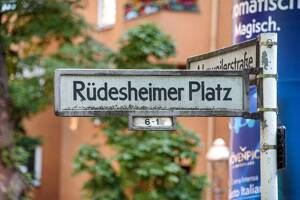 Hallo Altersvorsorge: Vermietete 4-Zimmer-Gründerzeit-Wohnung nahe Rüdesheimer Platz *BALKON* – 12161 Berlin – Vorschaubild 9