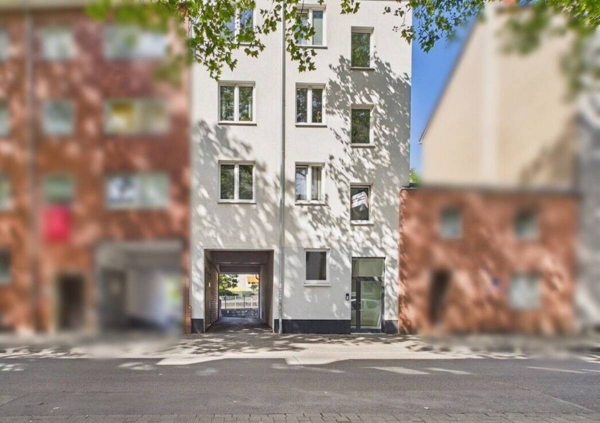 Neuwertige Kapitalanlage! Fünfparteienhaus mit Garagenhof in guter Lage von Köln-Höhenberg/Kalk – 51103 Köln – Bild 1 von 9