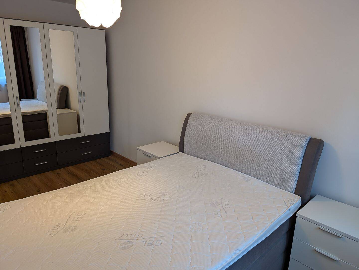 Top renovierte und möblierte 2-Zimmer-Wohnung mit Balkon und Tiefgaragenstellplatz – Nürnberg – Vorschaubild 9