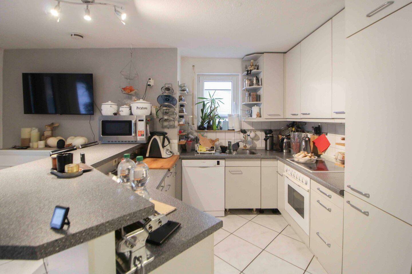 Attraktive 3-Zimmer-Wohnung auf zwei Ebenen mit Süd-Terrasse und Garage – Stuttgart – Vorschaubild 4