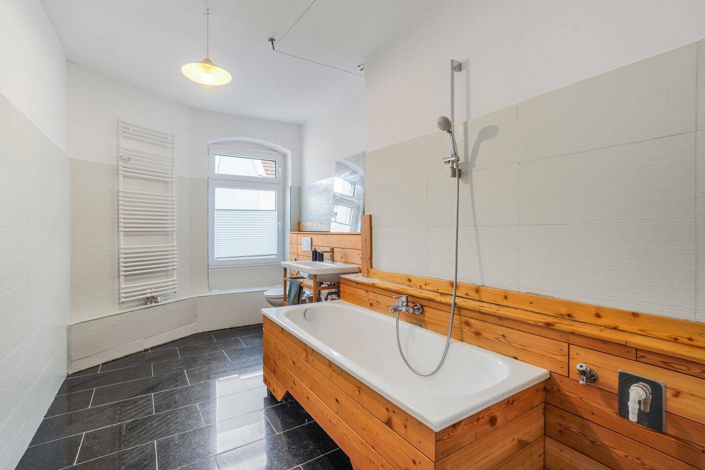 Historischer Charme trifft zeitgemäße Eleganz - 2-Zimmer-Altbau in Neukölln – Berlin – Vorschaubild 7