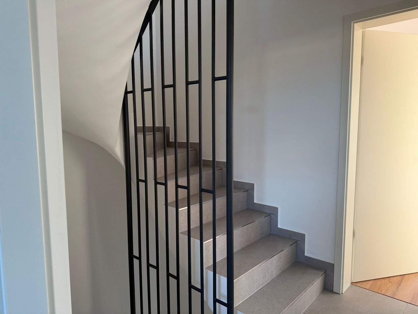 170 m² Wohnfläche I 6 Zimmer I Garten I 2 Bäder und Stellplätze – Kabelsketal – Vorschaubild 5