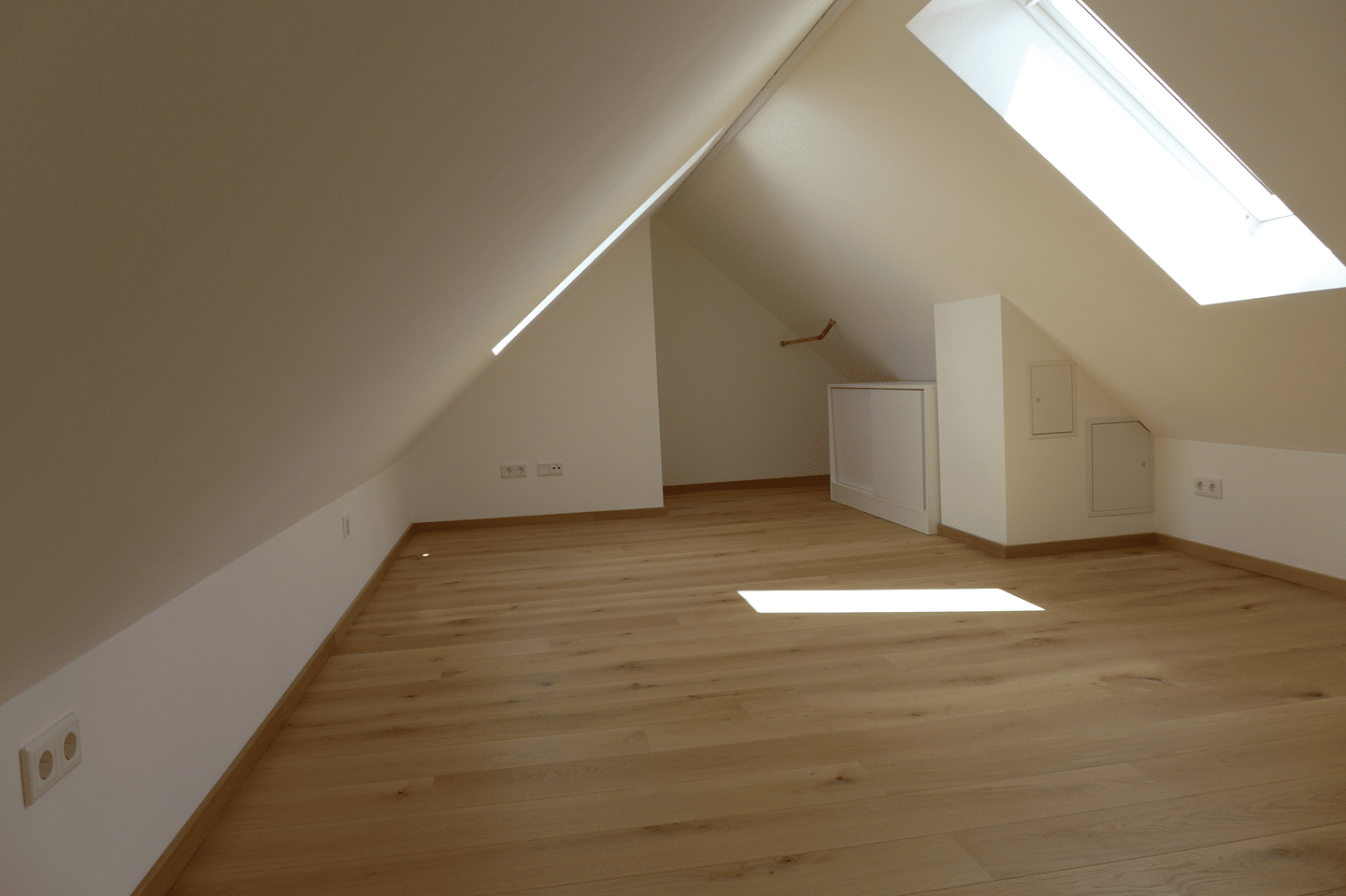 **Moderne Dachgeschosswohnung mit Charme in zentraler Lage von Nürnberg** – Nürnberg – Vorschaubild 3