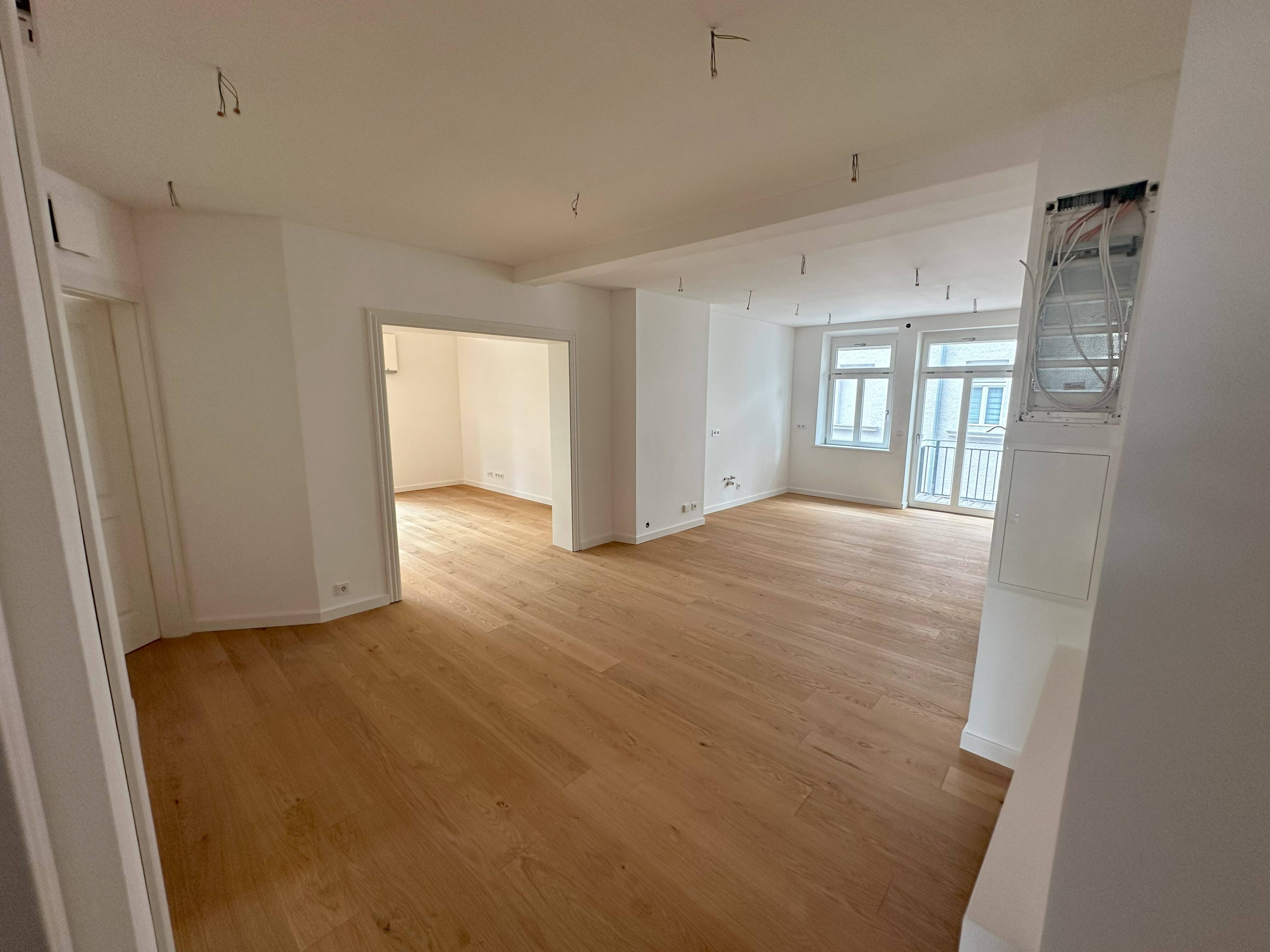 5 Zimmer in zentraler Lage in kernsaniertem Gründerzeithaus – Augsburg – Vorschaubild 2