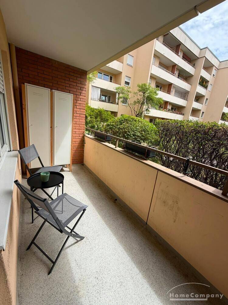 Modern möbliertes Apartment mit Balkon – München – Vorschaubild 8