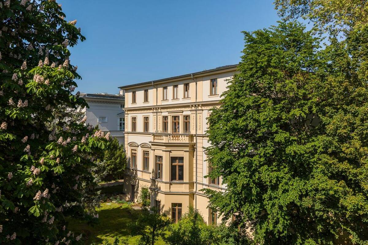 Gehobenes Wohnen in herrschaftlicher Villa: WG-Zimmer mit eigenem Bad – 14467 Potsdam – Bild 1 von 6