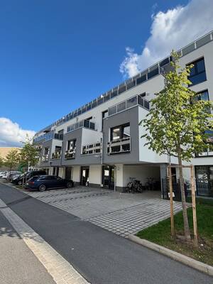 FÜR FAMILIEN! GROßZÜGIG GESCHNITTENE 4-ZIMMERWOHNUNG MIT BALKON