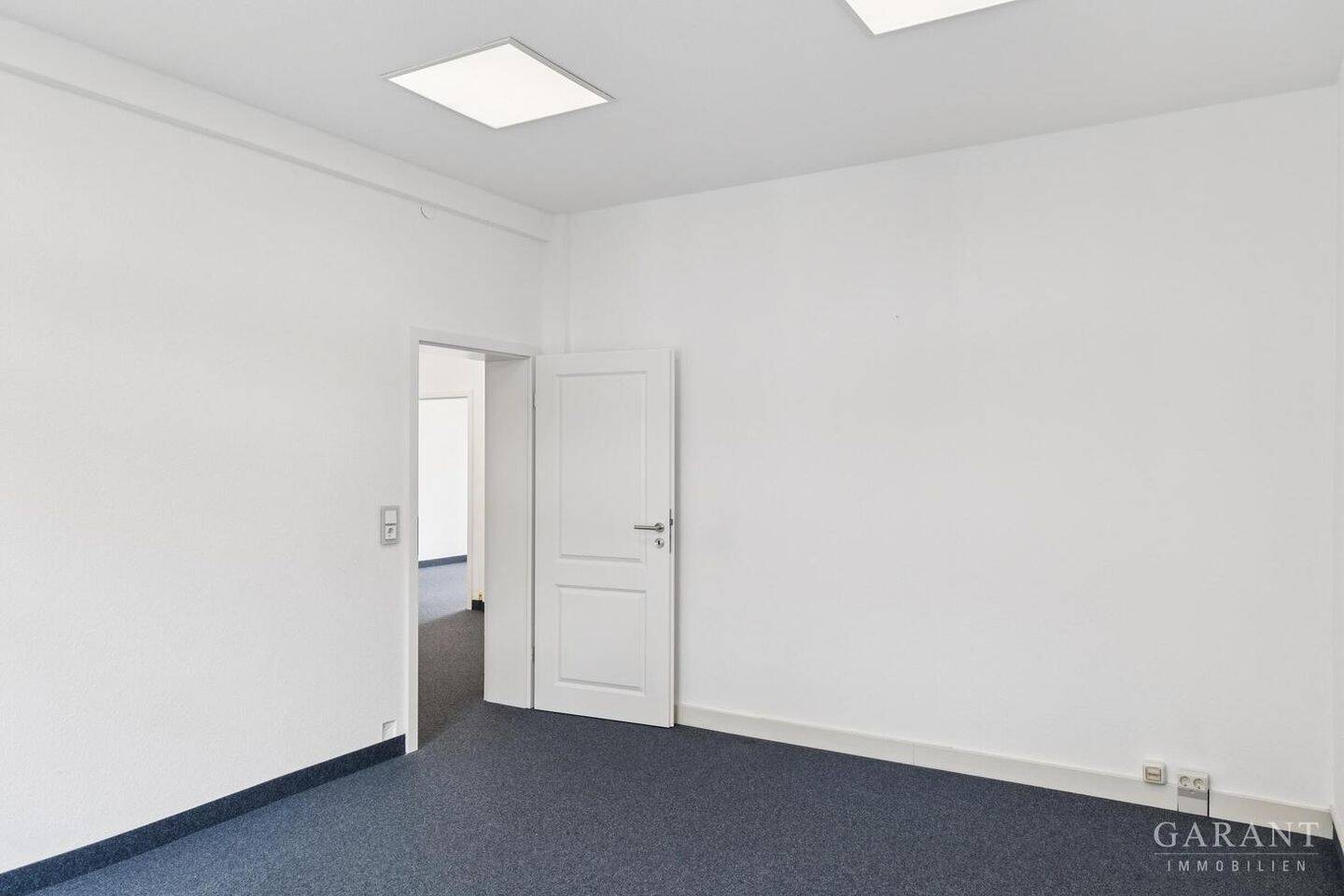 Zentrale Lage, historischer Charme, vielseitige Perspektiven! – Augsburg – Vorschaubild 9