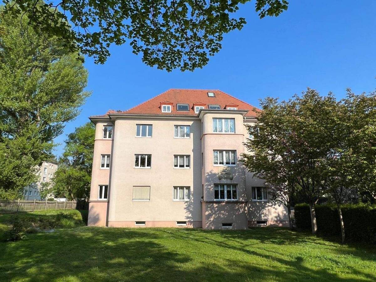 *helle und großzügige 2-Zimmer-Wohnung in ruhiger und grüner Lage* – 1187 Dresden – Bild 1 von 9