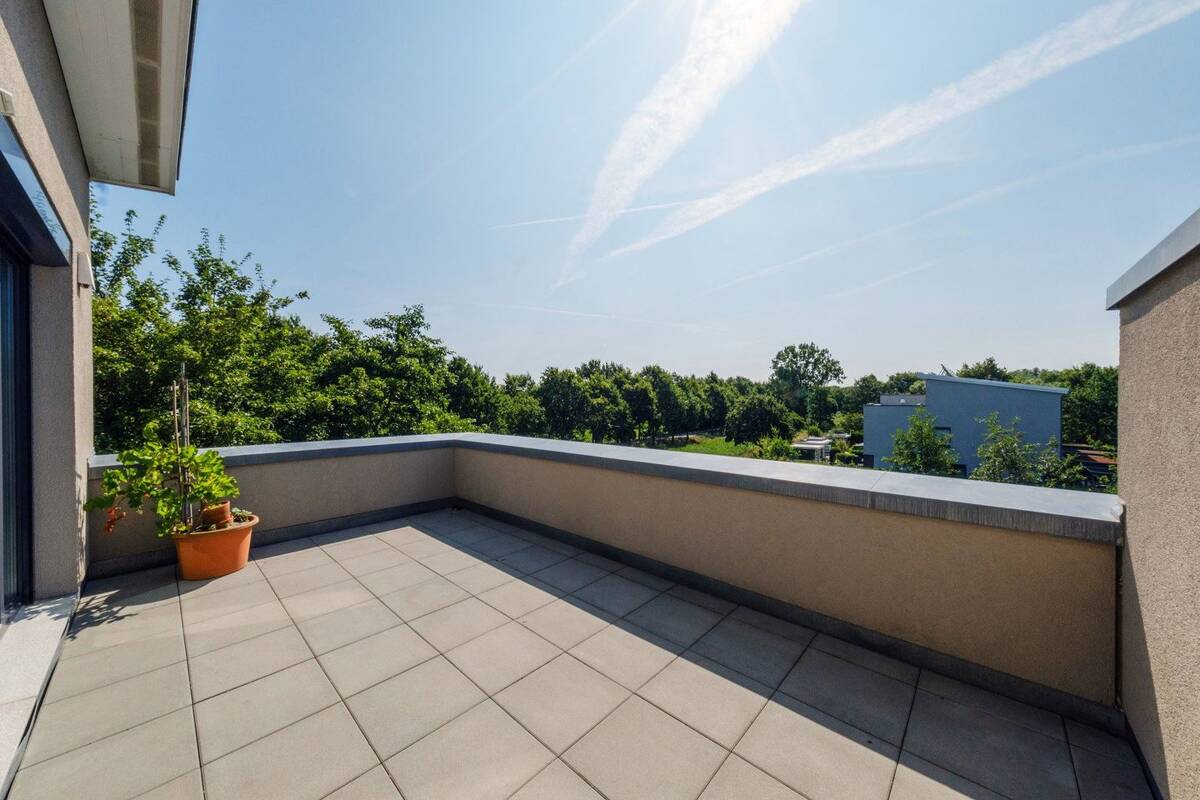 Oberneuland: Neuwertiges Reiheneckhaus mit Grünblick, Dachterrasse - provisionsfrei – 28355 Bremen – Bild 1 von 9