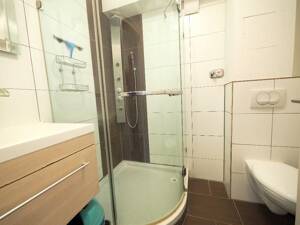 möblierte Wohnung 2 Zi., ruhig und hell, 2. OG, 2 x Blk., EBK, Gas Kamin mit Blick über Stuttgart – 70190 Stuttgart – Vorschaubild 6