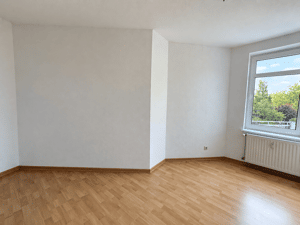 3-Zimmer-Whg mit BALKON, EBK, Laminat, Badewanne, ab sofort – 4159 Leipzig – Vorschaubild 9