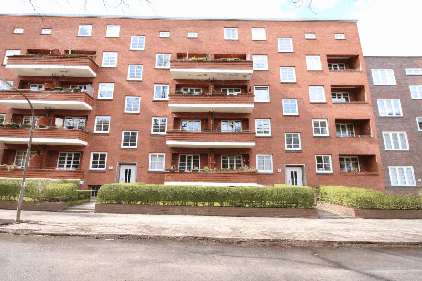 Ruhig gelegen & bestens angebunden: 2,5-Zimmer-Wohnung in Winterhude – Hamburg – Bild 1 von 8