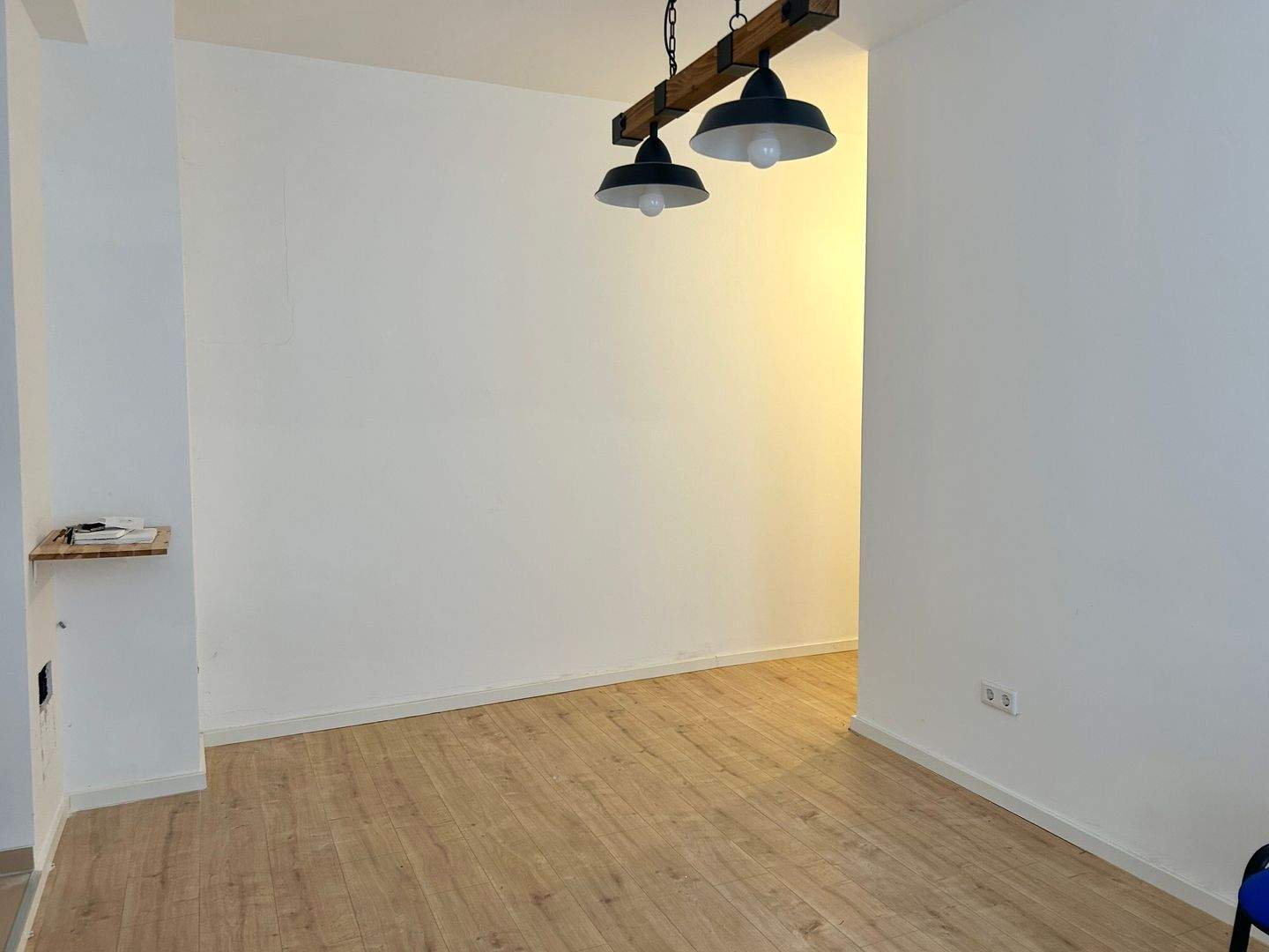 ***MINIMALISTISCHE 28 m² 2 ZIMMER SINGLE WOHNUNG*** KLEINER KOCHBEREICH – Fürth – Vorschaubild 3