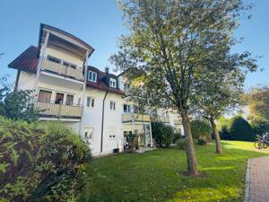 Charmante 2-Zimmer Wohnung mit Balkon, EBK und TG-Stellplatz – 85368 Moosburg – Vorschaubild 2