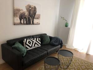 Möblierte Wohnung im City Center Wiesbaden mit Hinterhof-Terrasse – 65185 Wiesbaden – Vorschaubild 2