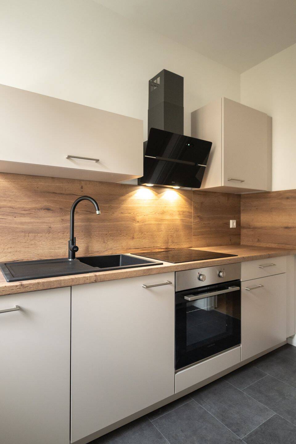 Wohnung im Gründerzeithaus! Hochwertig saniert, inklusive EBK! – Leipzig – Vorschaubild 4