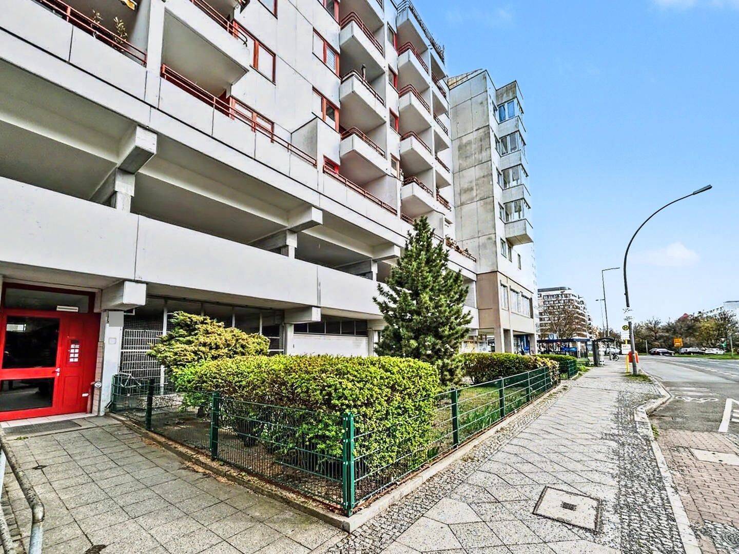 Bezugsfreies 1-Zimmer-City-Apartment über den Dächern von Charlottenburg-Wilmersdorf in Berlin – Berlin – Vorschaubild 4