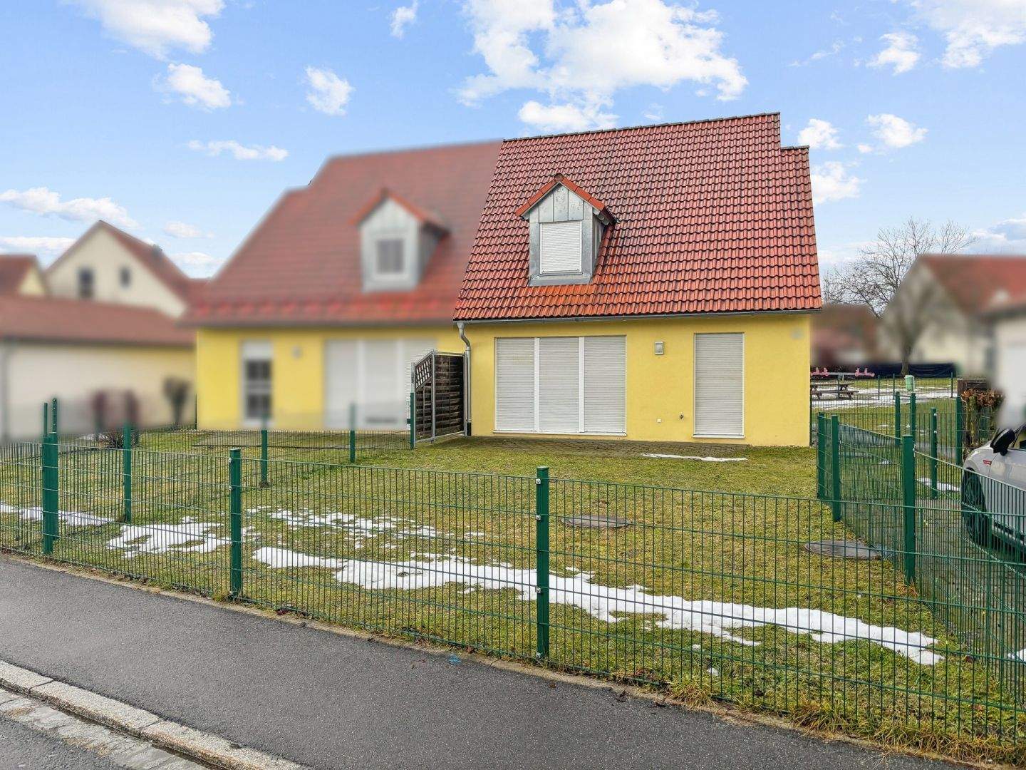 Attraktive Doppelhaushälfte zum Eigenbezug oder als Kapitalanlage in Kulmain – Kulmain – Bild 1 von 9
