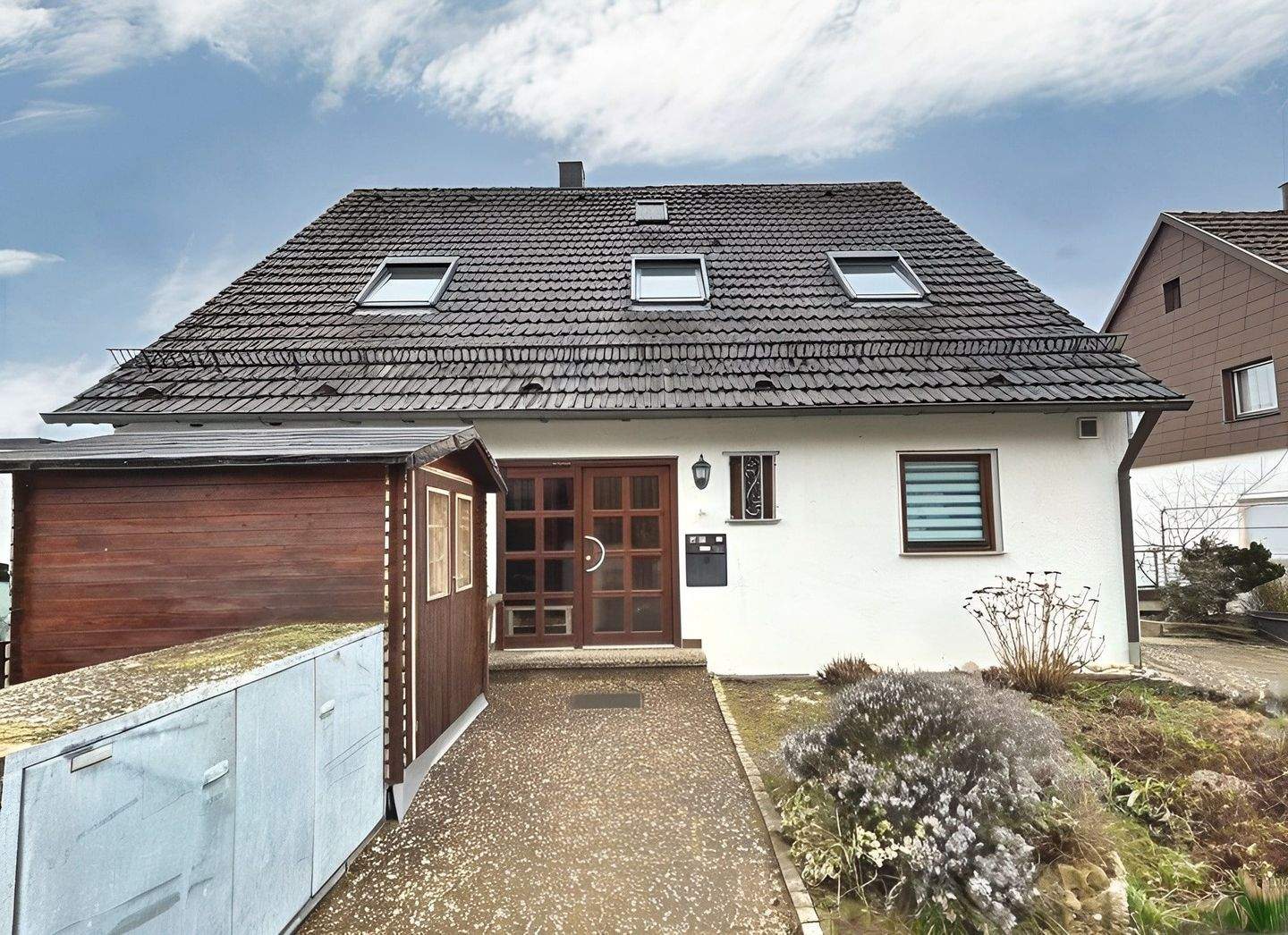Einfamilienhaus mit Einliegerwohnung in Maichingen – Sindelfingen – Bild 1 von 9