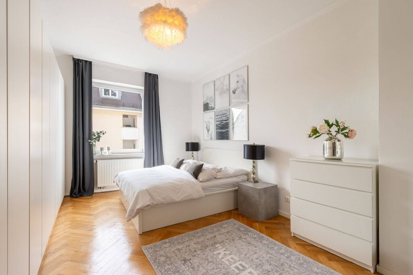 AIGNER - Großzügige 3-Zimmer-Wohnung mit stilvollem Altbaucharme – München – Vorschaubild 5