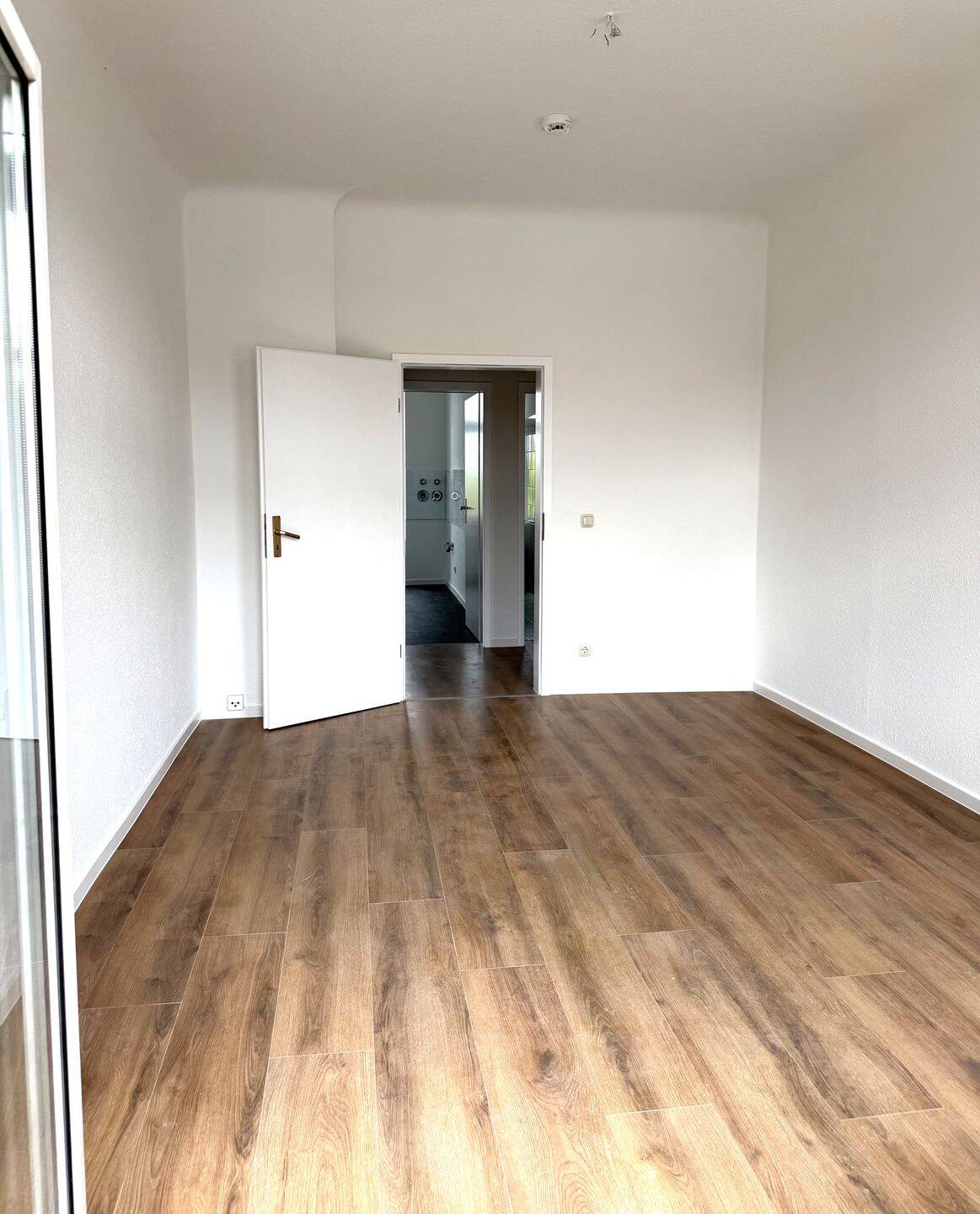 Frisch saniert mit Tageslichtbad und Balkon – Magdeburg – Vorschaubild 7
