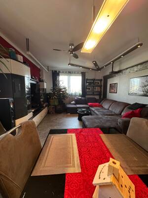 Großzügige 4 Zimmer Wohnung mit Wintergarten, Balkon und hochwertiger Einbauküche – 12627 Berlin – Vorschaubild 4