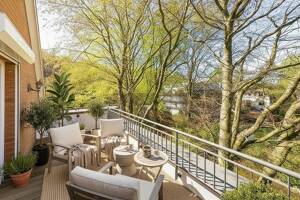 In 2. Reihe gelegen: Besondere Maisonette mit Balkon und Tiefgaragenstellplatz! – 22559 Hamburg – Vorschaubild 2